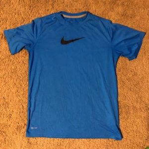 Nike boys Xl dry fit T-shirt. Great condition!